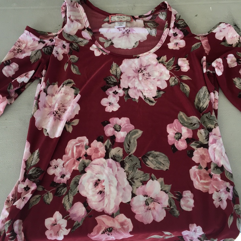 Cold shoulder top